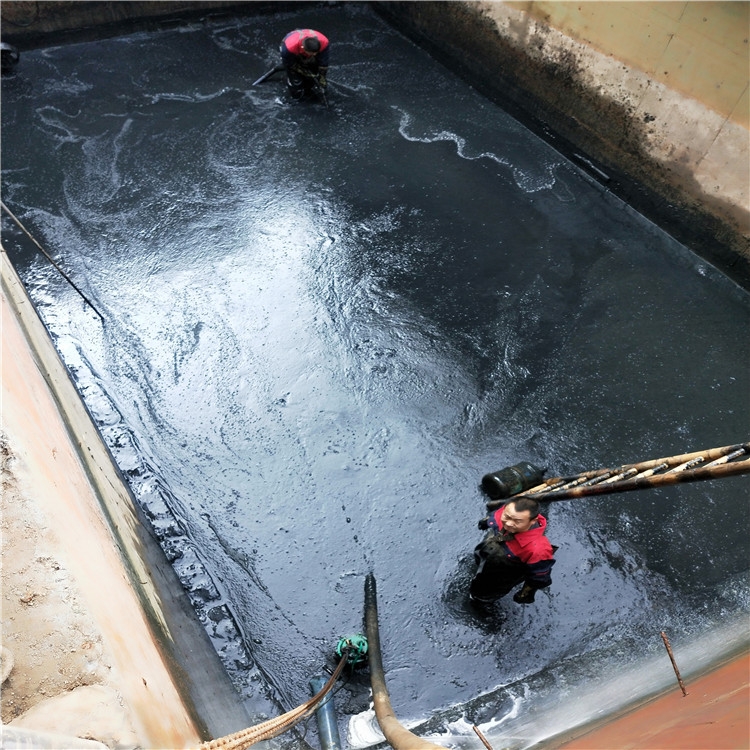 安远废水池清理